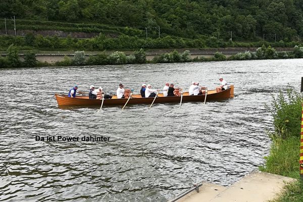 Im Kirchboot auf dem Neckar